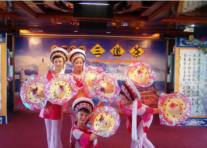 bai three course tea with sing and song performance in xizhou town