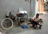 A Tinker in a Beijing Hutong