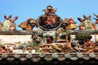 The Lifelike Sculptures on the Roof of the Chen Clan Academy Temple