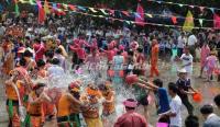 De'ang Ethnic Water-Sprinkling Festival