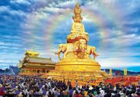 Prayers at Mount Emei Golden Summit