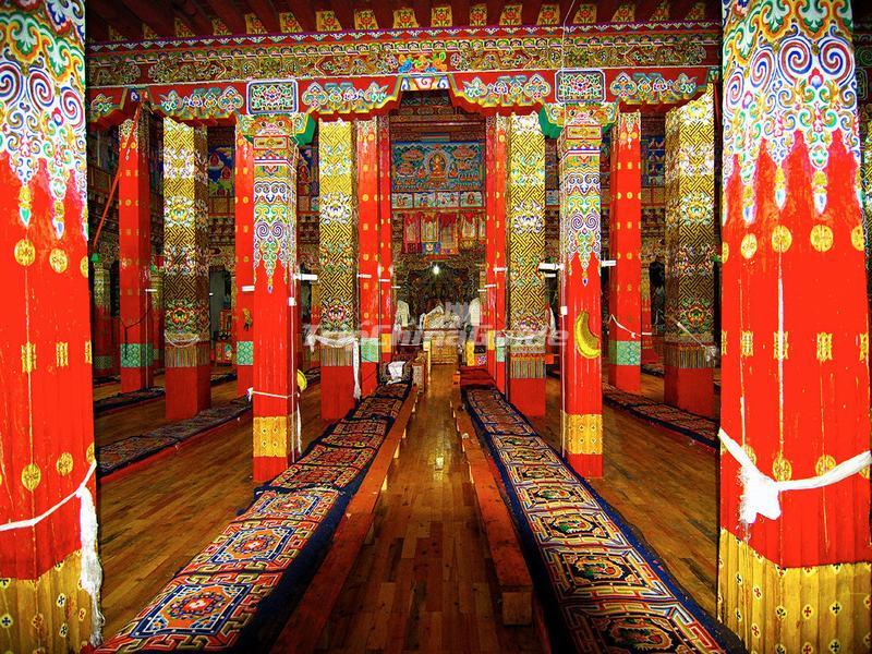 The Prayer Hall of Daocheng Gongalongjiling Temple