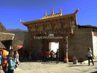 Gongalongjiling Temple, Daocheng County