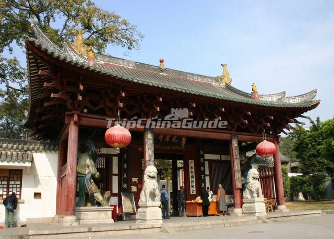 The Entrance Gate of Guangzhou Guangxiao Temple