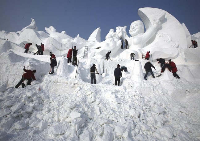 Making Ice Sculpture at Harbin International Ice and Snow Sculpture Festival