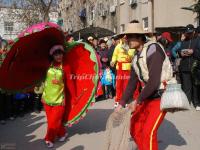 Land Boat Dance