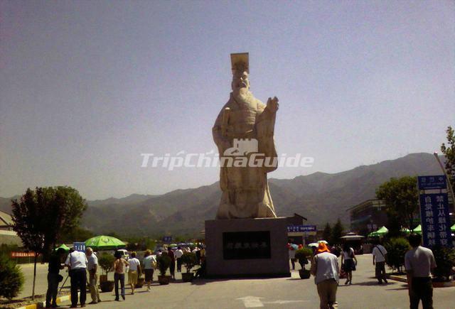 Qinshihuang Sculpture at Mausoleum of First Emperor Qinshihuang