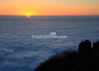 The Sunrise and Sea of Clouds Over Emei Mountain