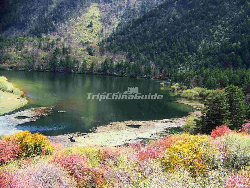 The Seven-color Lake in Mugetso Scenic Area