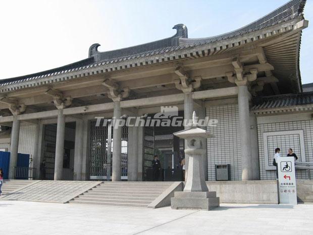 <a target="_blank" href="http://www.tripchinaguide.com/photo-p63-145-xian-shaanxi-provincial-history-museum.html">Shaanxi History Museum</a>