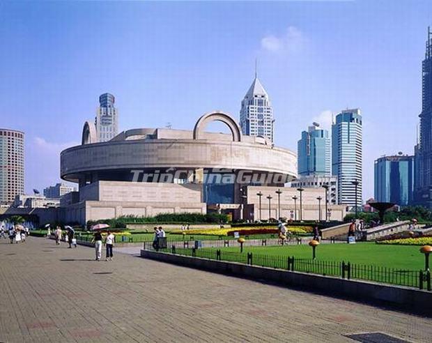 <a target="_blank" href="http://www.tripchinaguide.com/photo-p53-135-shanghai-museum.html">Shanghai Museum</a>