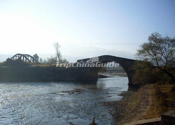 river and bridges in shaxi town dali china