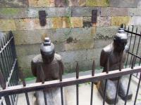 Qin Hui and His Wife Kneeling on the General Yuefei Tomb