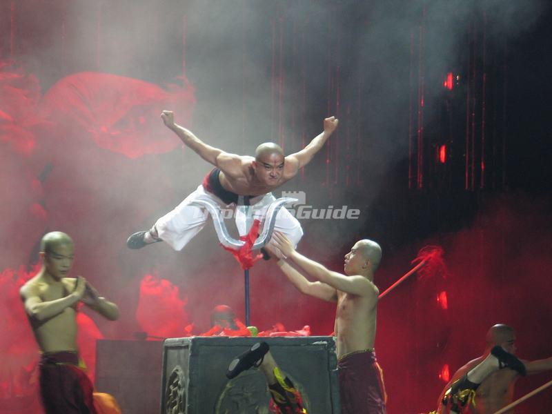 <a target="_blank" href="http://www.tripchinaguide.com/photo-p849-12214-the-legend-of-kungfu-night-show.html">The Legend of Kungfu Night Show</a>