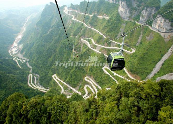 Zhangjiajie Tianmen Mountain Twisting Road 