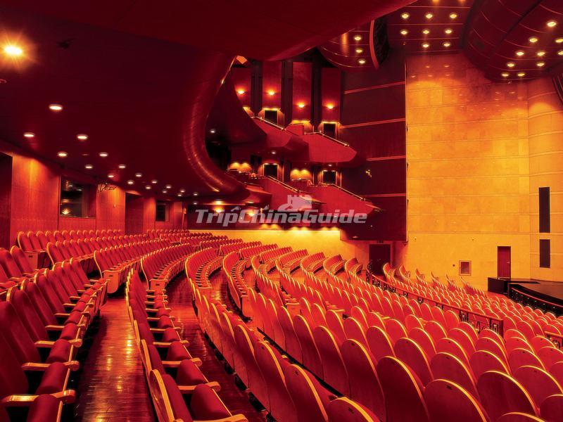 <a target="_blank" href="http://www.tripchinaguide.com/photo-p852-12289-tianqiao-acrobatics-theater-inside.html">Tianqiao Acrobatics Theater Inside</a>