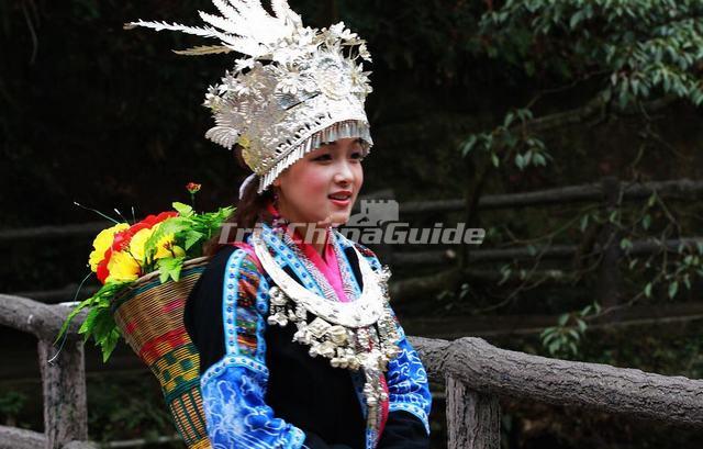 Tujia Ethnic Group, Facts about Tujia Minority, Tujia People China