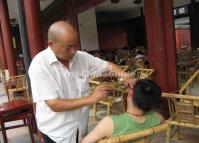 Ears Cleaning at Wenshu Temple Chengdu