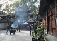 Tourists and Wenshu Temple Chengdu