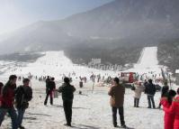 Skiing in Chengdu Xiling Snow Mountain