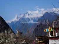 Zhonglu Tibetan Village