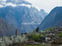 Zhonglu Tibetan Village