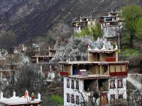 Zhonglu Tibetan Village